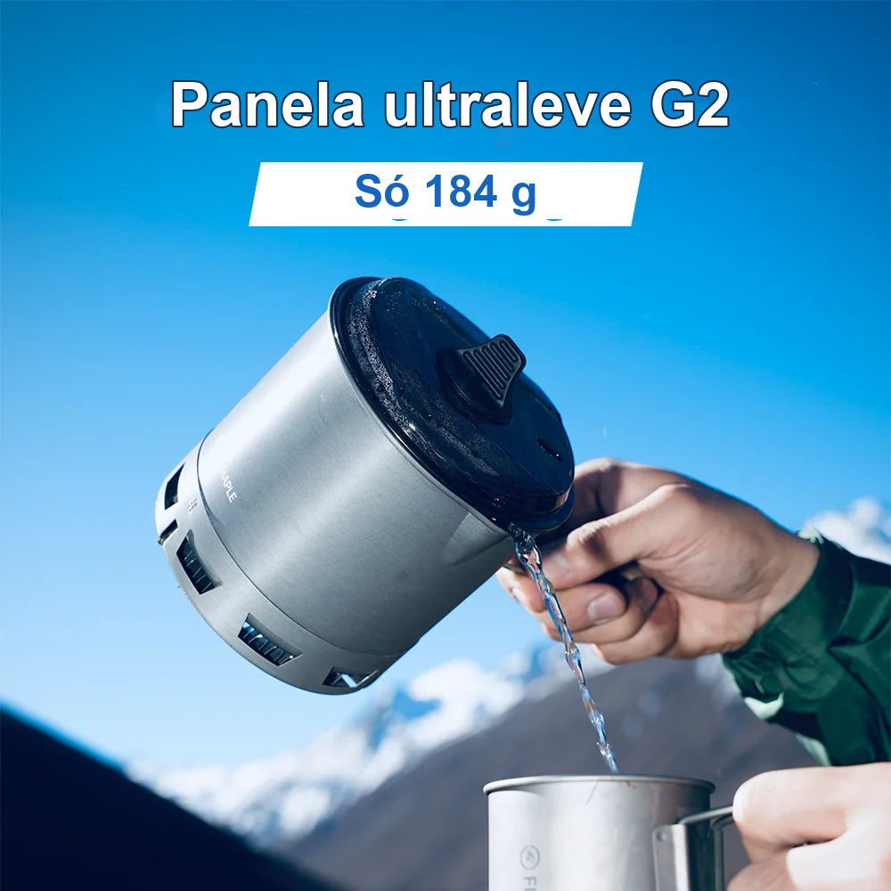 Panela Ultraleve Fire-Maple Petrel G2 com Trocador de Calor – despejando água: pesa só 184 g