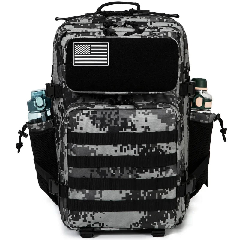 Mochila Tática 45L MOLLE – cor camuflada (digital cinza), vista de frente