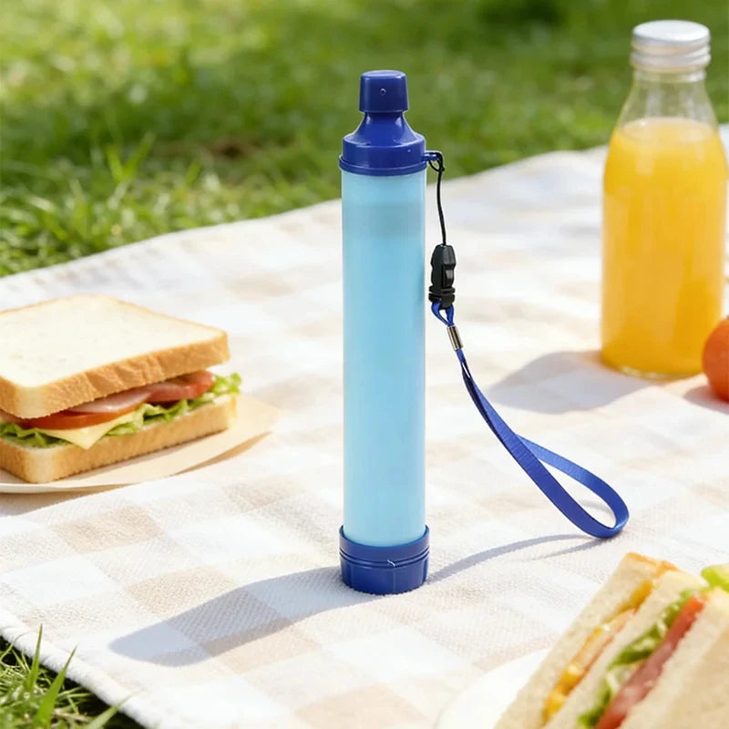 Canudo Filtro de Água para Trilha – filtro com cordão em um piquenique